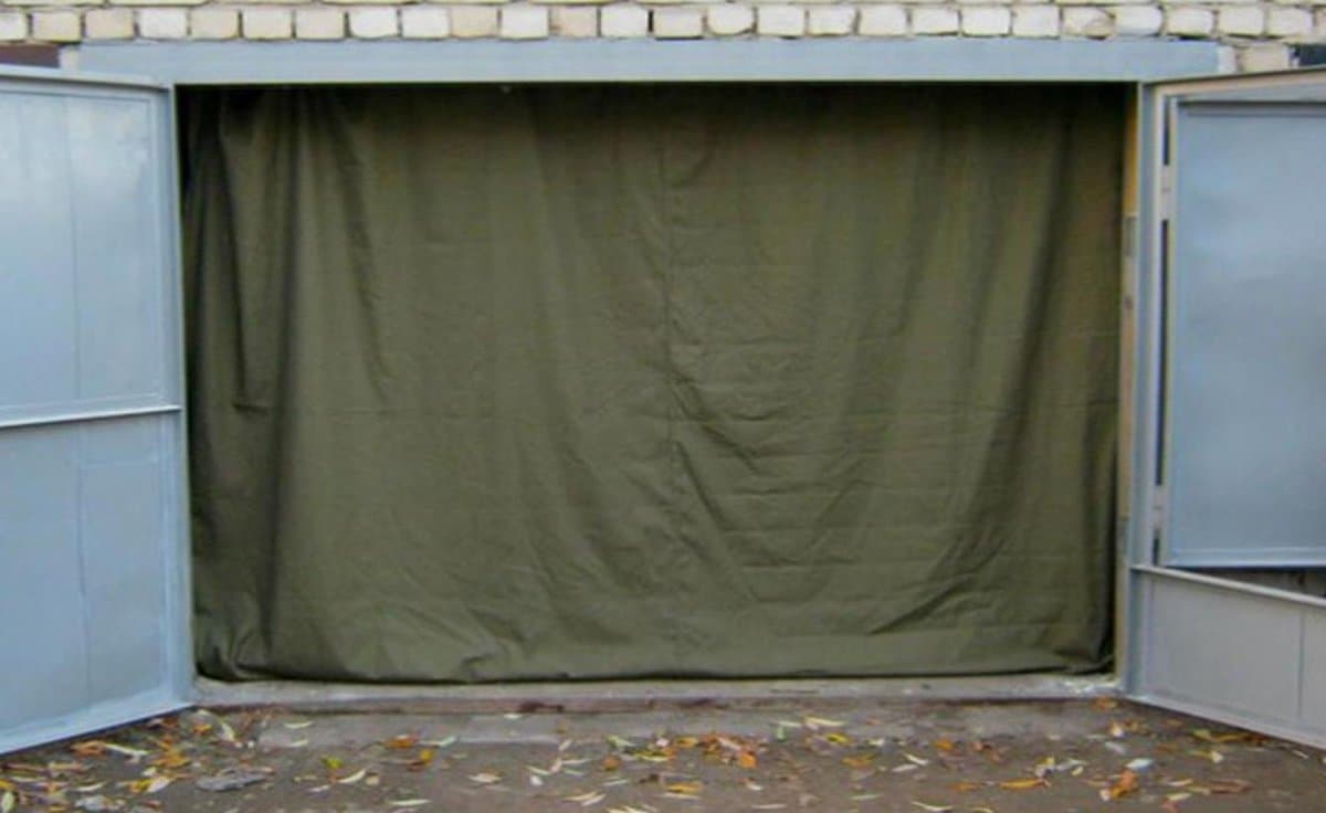 Брезентовые шторы для гаража: преимущества
